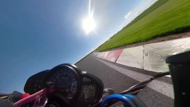 DONINGTON - 11.04.23 - NOVICE - S2 - Suzuki GLADIUS - BENNETTS смотреть онлайн
