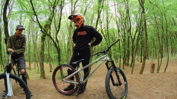 Уехали из города катнуть фрирайд в лесу | Строим новую трасу ! #1