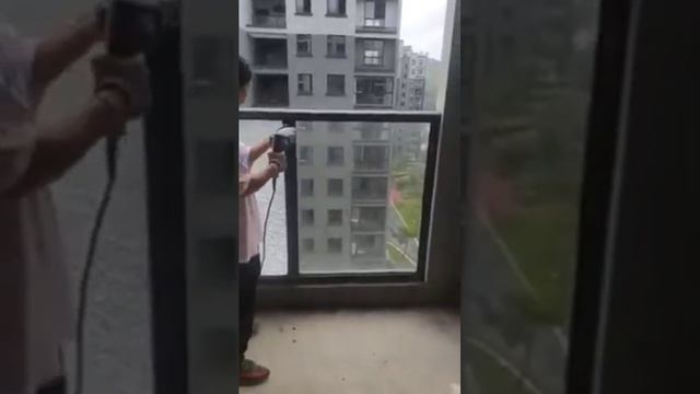 БЫСТРАЯ ТОНИРОВКА БАЛКОНА С ПОМОЩЬЮ ПЕРФОРАТОРА И САМОЕ ГЛАВНОЕ НЕ ДОРОГО. #элитбалконмосква смотреть онлайн