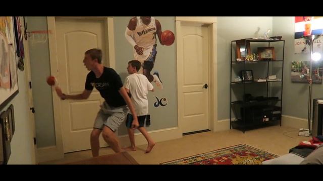EPIC MINI BASKETBALL GAME 2! смотреть онлайн