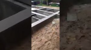 Монтаж ленточного фундамента с погребом.