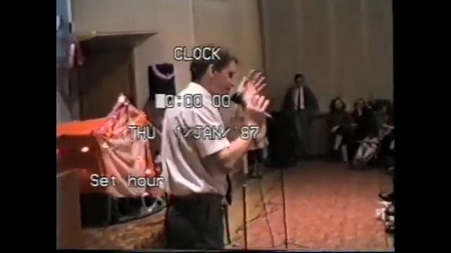 Сандей Аделаджа. 1991г. Сандей в церкви г. Минск, Беларусь смотреть онлайн