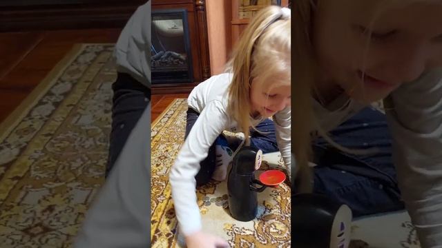 Интересная игрушка "Поглотитель монет". смотреть онлайн