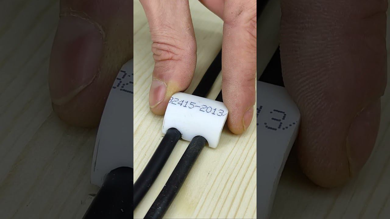 Обязательно запомни эту хитрость! Как можно легко и быстро сделать крепеж для провода? #shorts смотреть онлайн