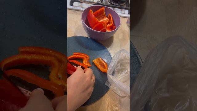 Заморозка овощей и зелени#заморозки#овощи#зелень смотреть онлайн