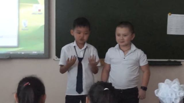 Учащиеся МКОУ «Комсомольская СОШ им.Н.Манджиева» декламируют стих Заходера Б.В. смотреть онлайн