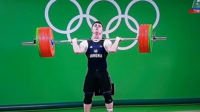 Штангист Карапетян получил тяжелую травму локтя на Олимпиаде в Рио. смотреть онлайн