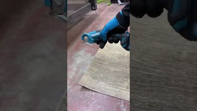 Universal cordless scissors MAKITA CP 100 DZ \ Ножницы аккумуляторные MAKITA CP 100 DZ универсальны смотреть онлайн