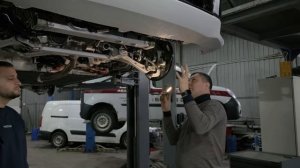 Обзор подвески Voyah Free 2024. Сравнение с немцами. Комментарии механика.