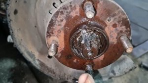 Как открутить слизанную гайку крепления гранаты к ступице