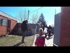 ПЕРЕЕХАЛИ НА ЮГ.  ВЕСЕЛО ОТМЕЧАЕМ ДЕНЬ РОЖДЕНИЯ МИХАЛЫЧА. ПОДАРКИ ОТ ДЕТЕЙ. ч. 1