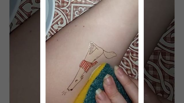 Украшаю подарок для родных, распокую наклейки купленные за неделю, как вам?????) смотреть онлайн