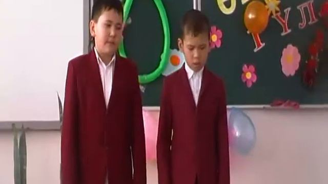 2 МАЛЬЧИКА ПОЮТ ПРО МАМУ смотреть онлайн