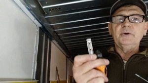 Свет в гараж из дешевых LED ламп со Светофора за 200 рублей !