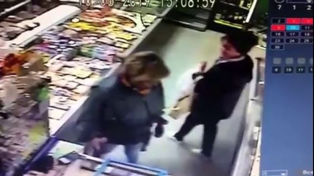 В Мурманске женщина присвоила себе чужой телефон смотреть онлайн