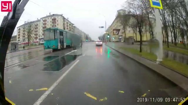 Нарушение пдд во время высадки, посадки на оп трамвая. смотреть онлайн