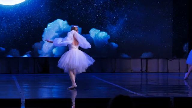 Школа классического балета "Little swan" Минск. Адажио из III акта, спектакль "Баядерка", Трио Тене смотреть онлайн