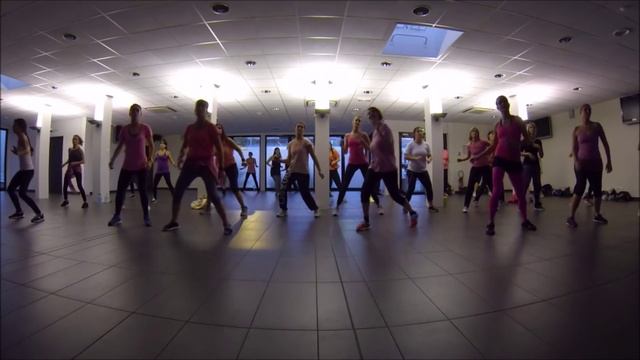 Zumba® "Turn up the bass" - Zin™ 57 смотреть онлайн