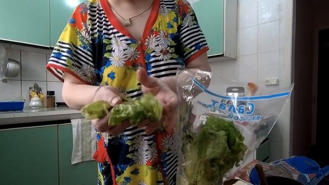 НЕ НОРМАЛЬНЫЙ МУКБАНГ ОВОЩИ, КУРИЦА И КОФЕ/MUKBANG/EATING/VLOG