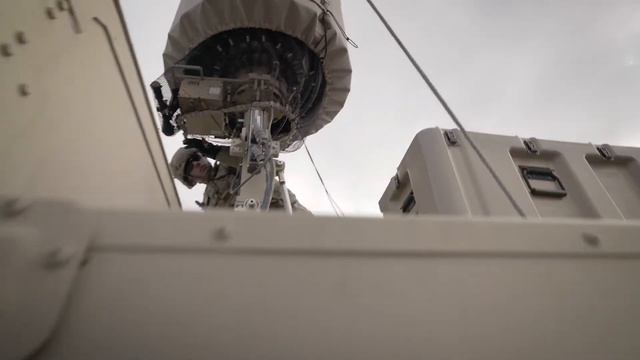 13R - Field Artillery Firefinder Radar Operator смотреть онлайн