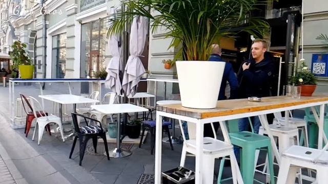 SLOW-MO в центре Москвы отдых горожан /Простые истории смотреть онлайн