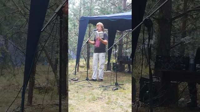 Гениальный Алексей Кудрявцев читает свои стихи. Бард рыбалка 28.07.2018г. смотреть онлайн