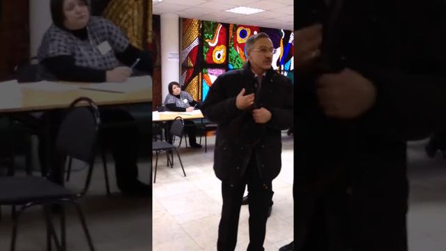 глава района рассказывает кто такие наблюдатели и где их место и что он делает на участке1 смотреть онлайн