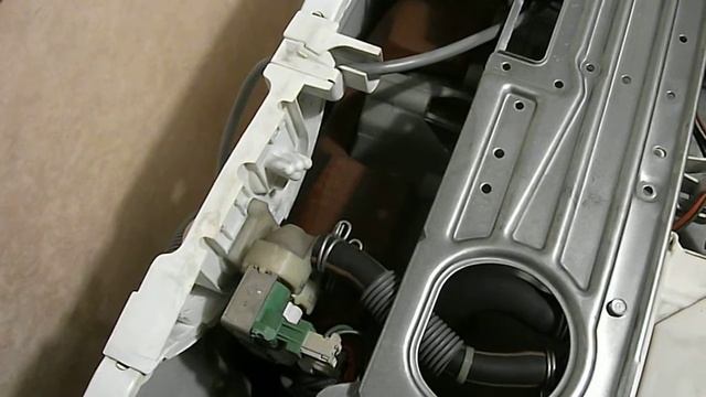 Zanussi ZWS 3122 свист и рев при отжиме смотреть онлайн