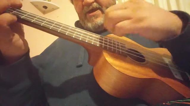 BLACKMAN REDEMPTION - Left hand ukulele lesson + chords BOB MARLEY смотреть онлайн