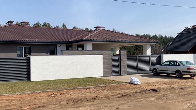 Финальный вид дома после отделки фасада и забора панелями NICHIHA смотреть онлайн