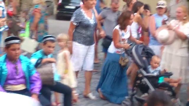 Евпатория. Хор татарских барабанщиков смотреть онлайн