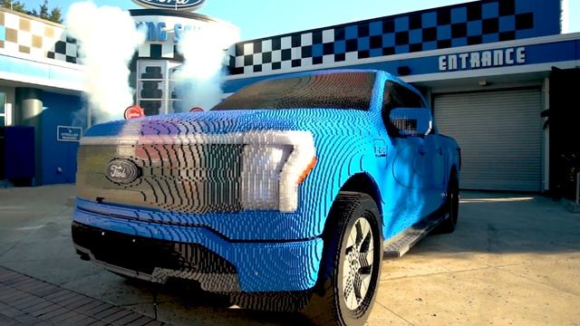 LEGOLAND® Florida Resort Unveils New Life-Size Ford F-150® Lightning™ Truck смотреть онлайн