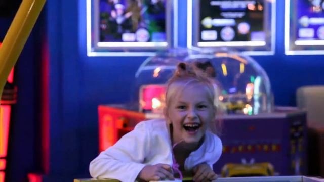 Торгово-развлекательный центр Принц Плаза смотреть онлайн