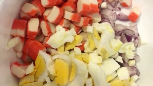 САЛАТ С КУКУРУЗОЙ И КРАБАМИ. смотреть онлайн