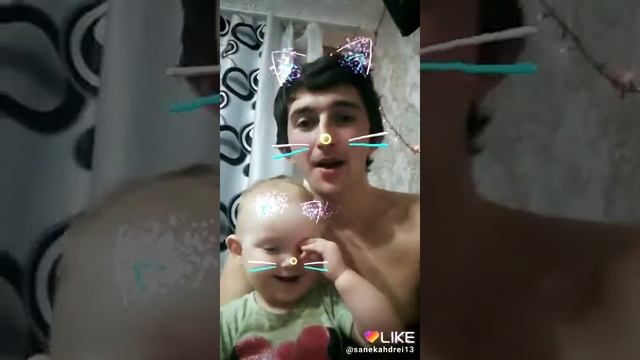 Доча пытается ковыряться в носу при семках смотреть онлайн