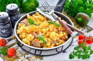 КАК ПРИГОТОВИТЬ РОЖКИ С МЯСОМ В СКОВОРОДЕ