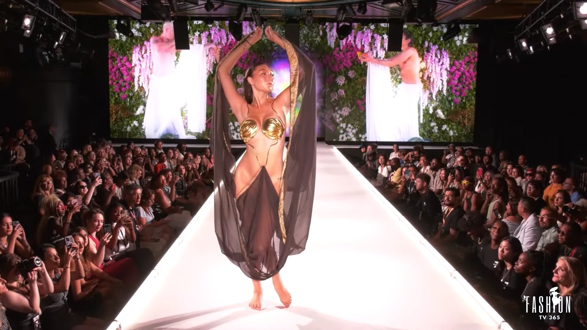 INSPIRE D'SIGN- Нью-Йоркская неделя моды смотреть онлайн