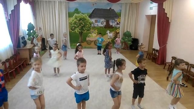 Танец "Есть друзья" старшая группа смотреть онлайн