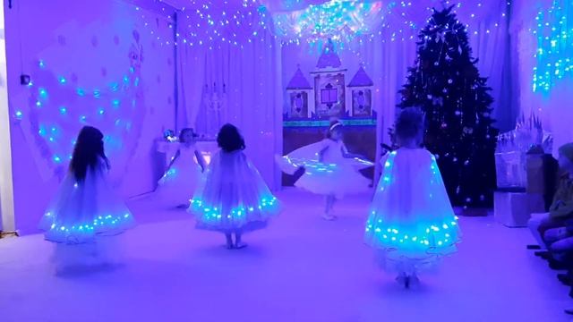 Новогодний танец "Огонечки" смотреть онлайн
