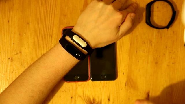 Обзор, сравнение браслетов Xiaomi Mi Band и Mi Band 2 смотреть онлайн