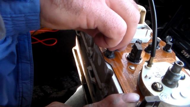 Замена лампочек в приборном щитке ваз 2107,снятие панели приборов ваз 2107.