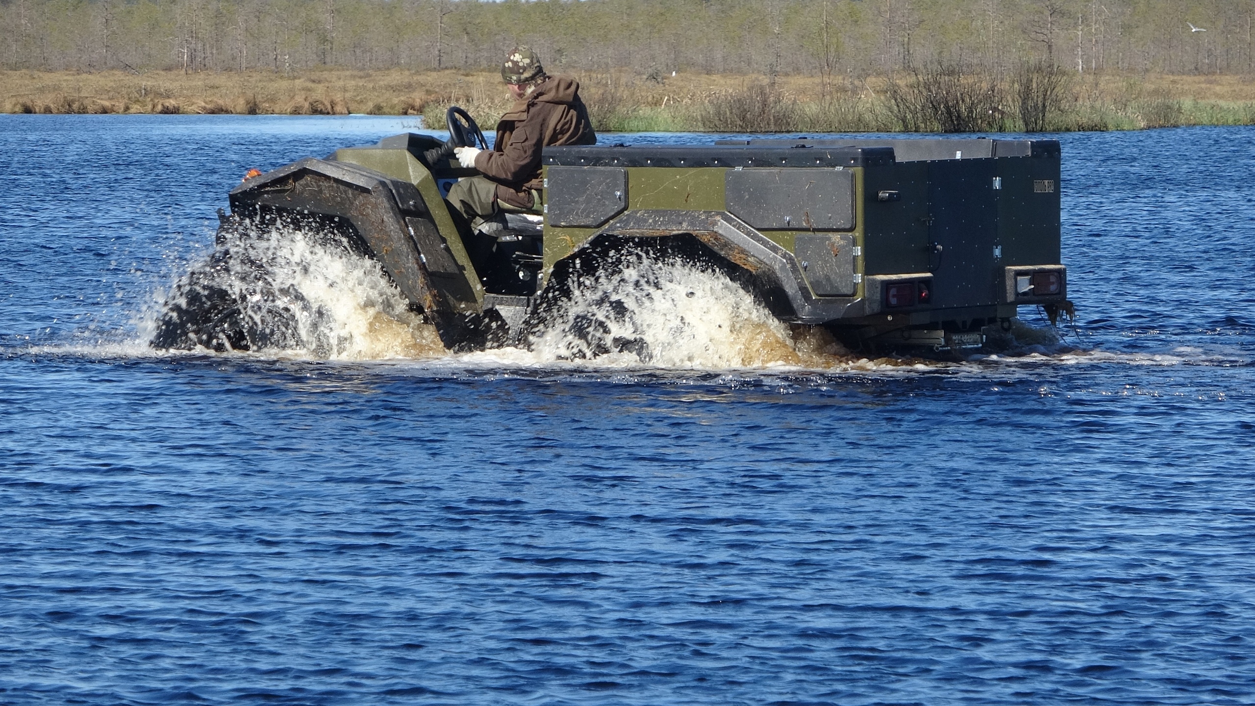 Вездеход Егерь ТОПОЛЬ PRO #3 По болоту, проверяем плавучесть смотреть онлайн