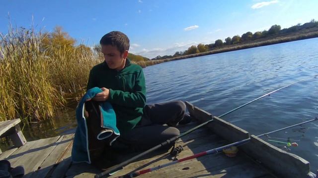 Рыбалка на поплавочную удочку. Ловля на закидушку. Ловля щуки. Упал в воду с кладки. Димка Пустовит смотреть онлайн