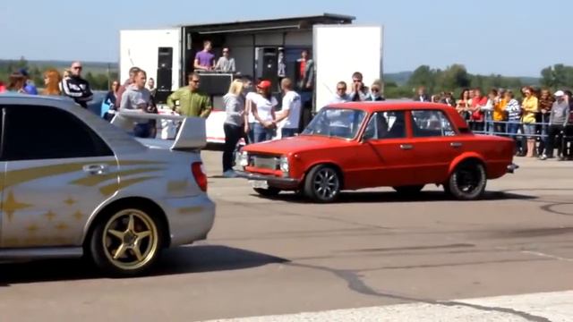 ВАЗ 2101 Турбо vs Subaru Impreza WRX STi1 смотреть онлайн