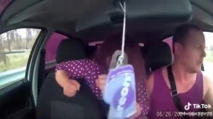 Пассажирка напала и пристает к таксисту | Таксист в панике от такого клиента девушки!