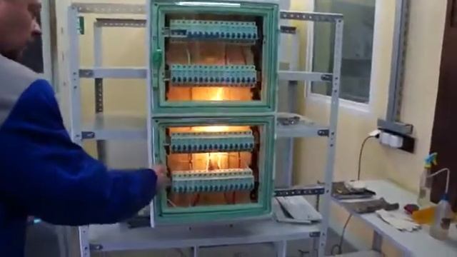 Тушение электрического щитка аэрозольной системой пожаротушения смотреть онлайн