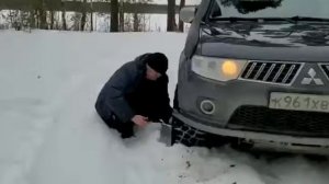 Как выехать из снега, когда уже застрял.