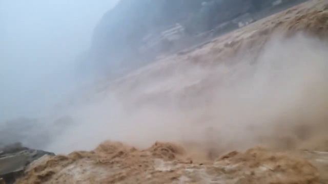 Хуанхэ. Могучая река, которая создала Китай. Посмотрите и поймете, почему ее называют Желтой.