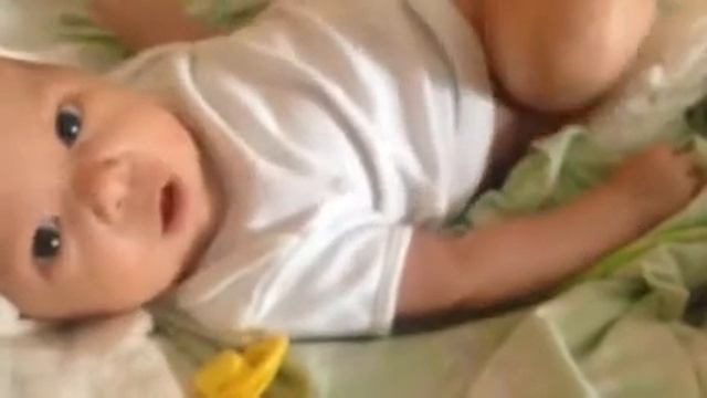 Грудничок общается с мамой смотреть онлайн