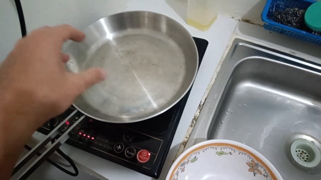 Delectable Adobo chicken made by a guy who lives in the Philippines смотреть онлайн